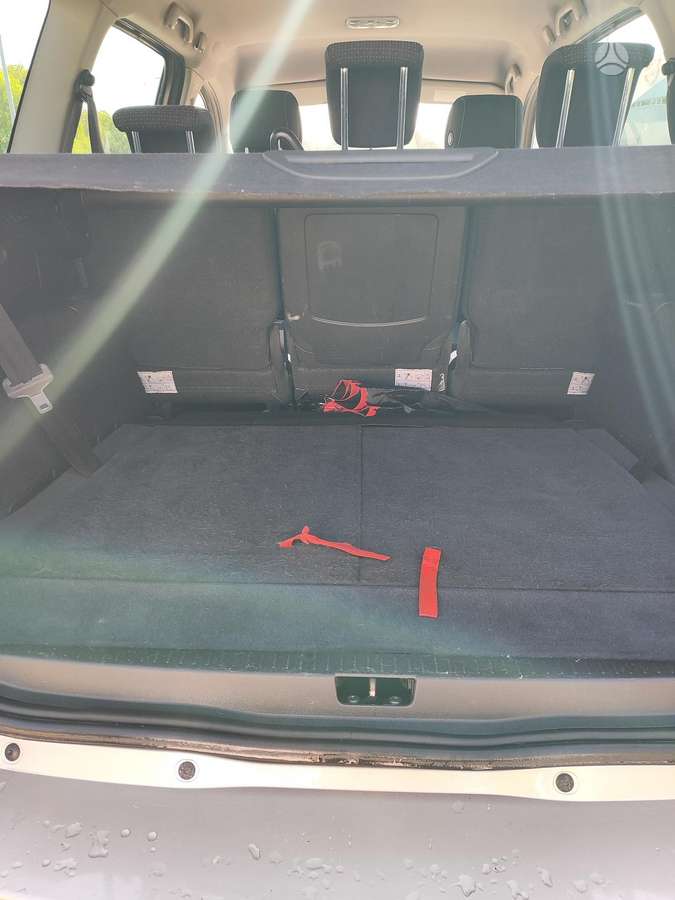 Renault Grand Scenic - 10