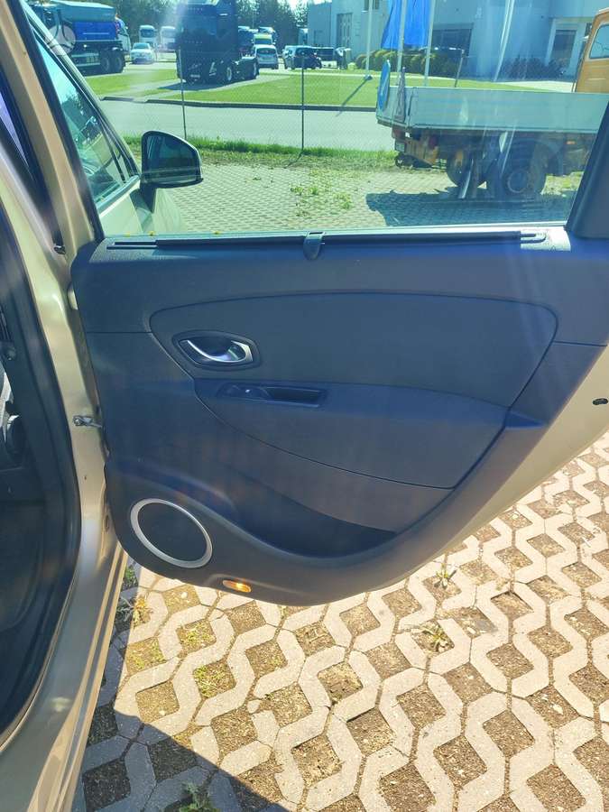 Renault Grand Scenic - 11