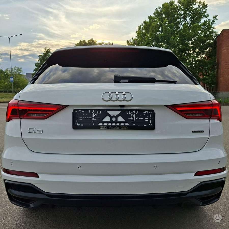 Audi Q3, 2.0 l., hatchback
