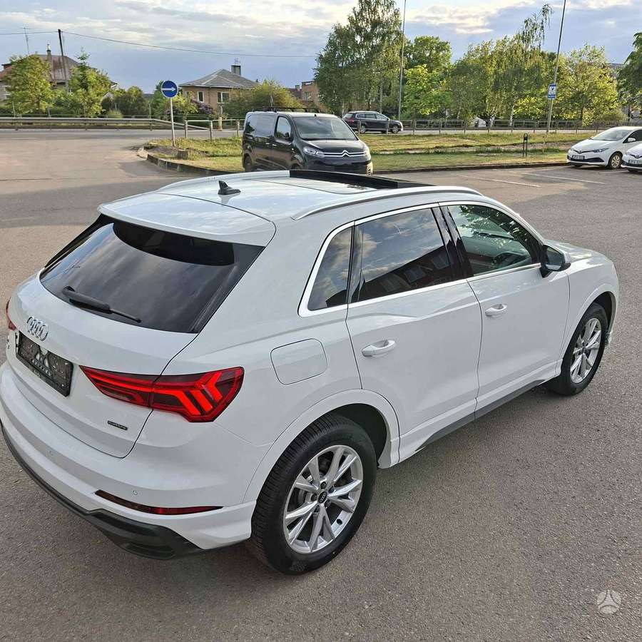 Audi Q3, 2.0 l., hatchback