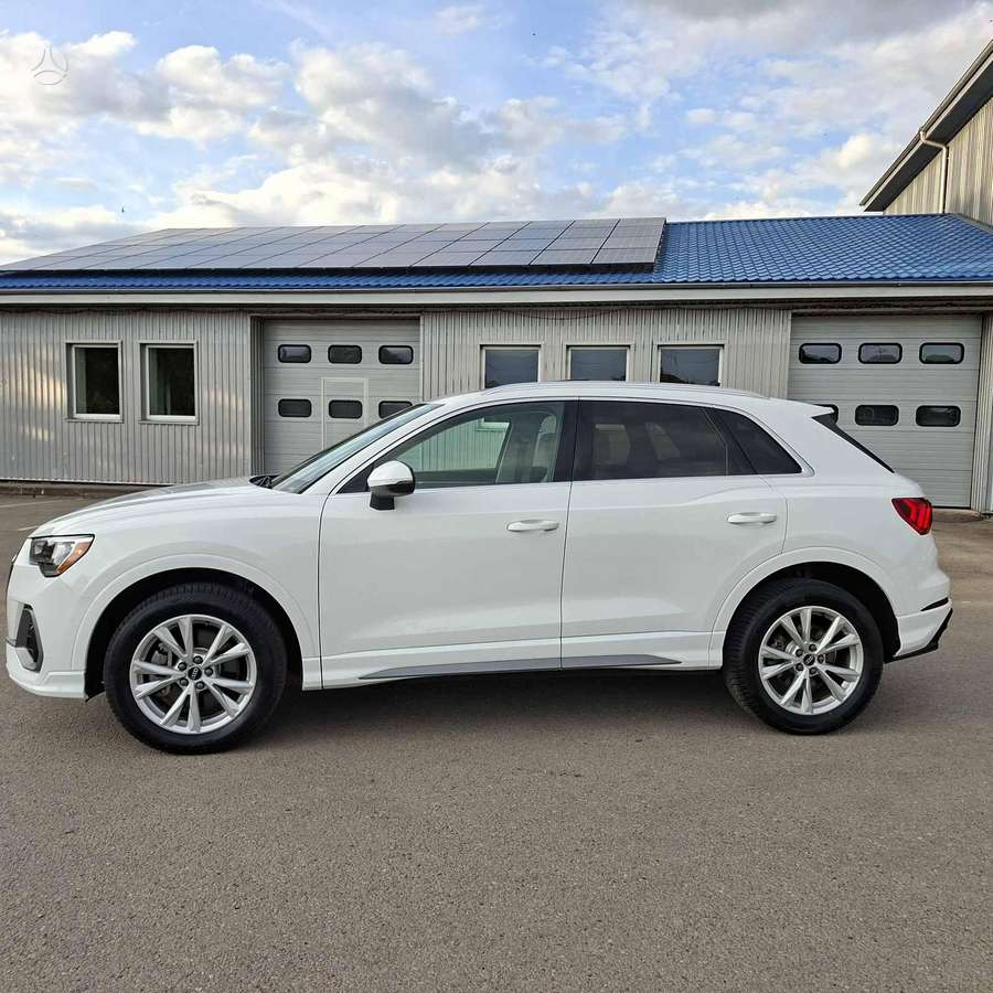 Audi Q3, 2.0 l., Хэтчбек