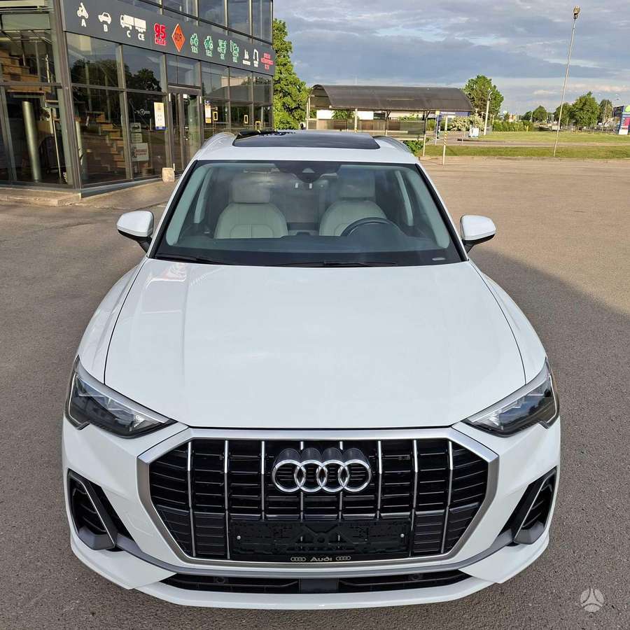 Audi Q3, 2.0 l., hatchback