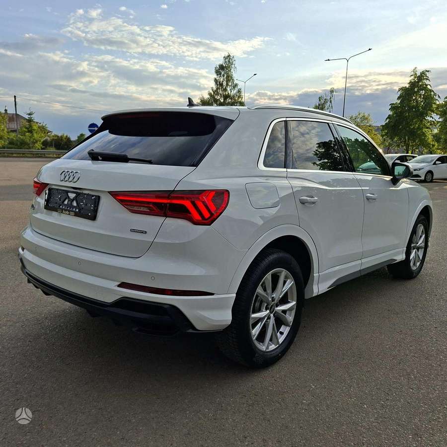 Audi Q3, 2.0 l., hatchback