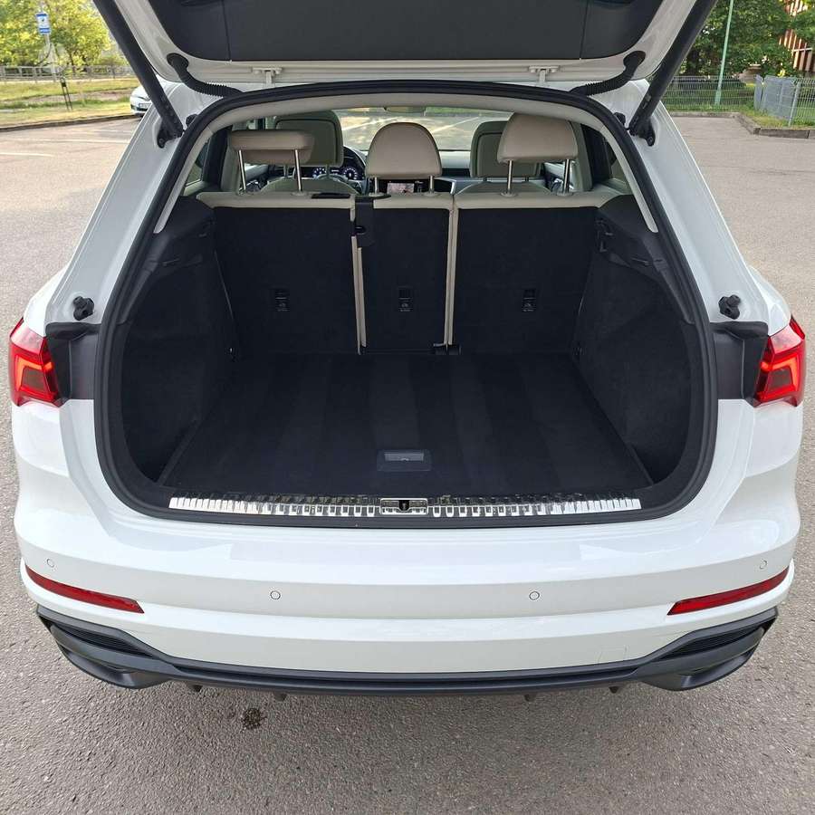 Audi Q3, 2.0 l., hatchback
