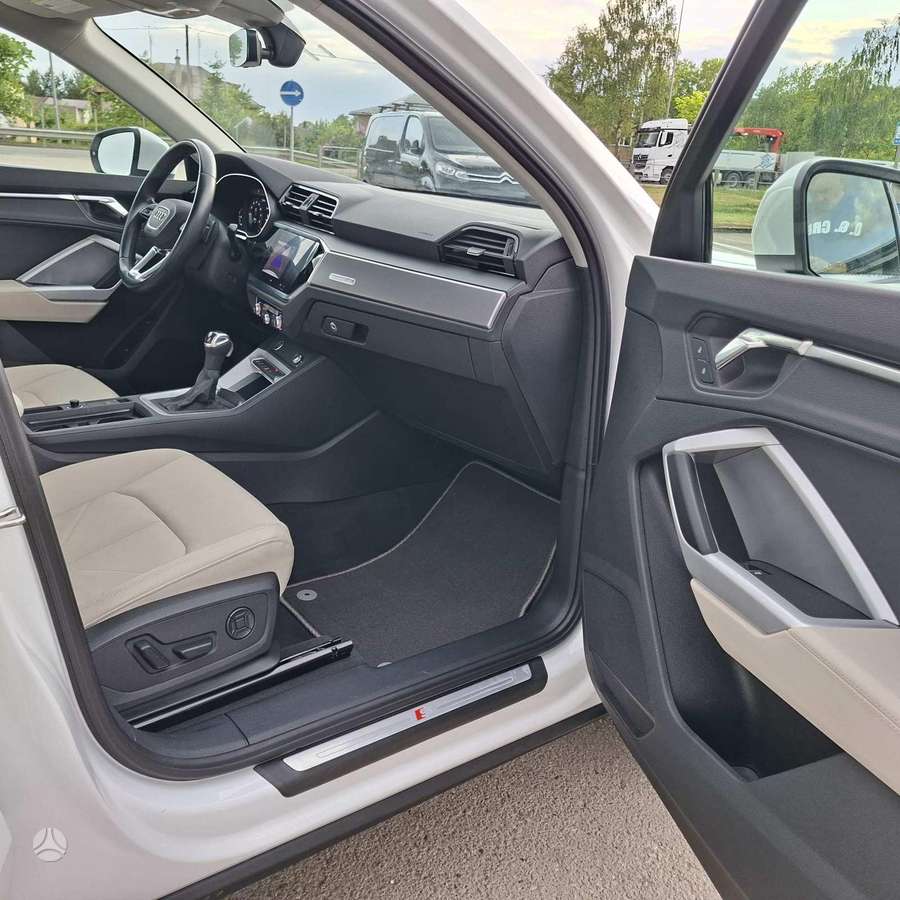 Audi Q3, 2.0 l., hatchback