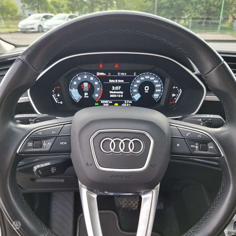 Audi Q3, 2.0 l., Хэтчбек