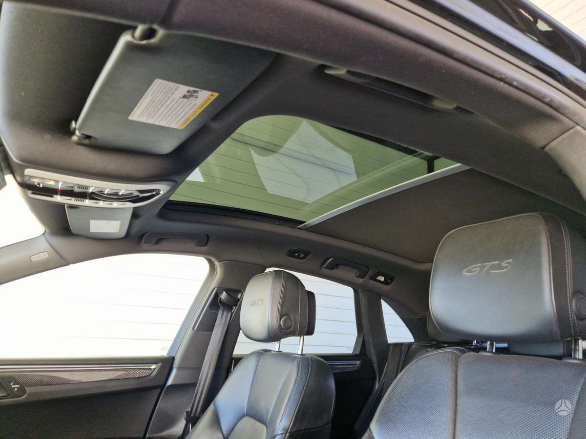 Porsche Macan - 6