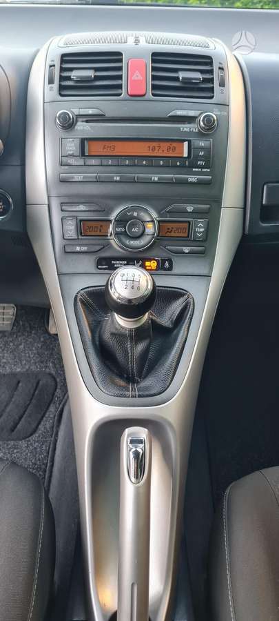 Toyota Auris, 2.2 l., Хэтчбек