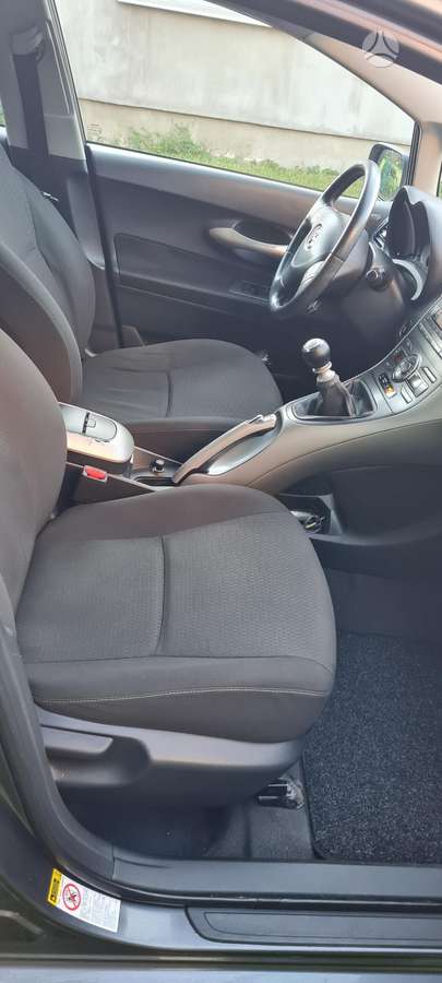 Toyota Auris, 2.2 l., Хэтчбек