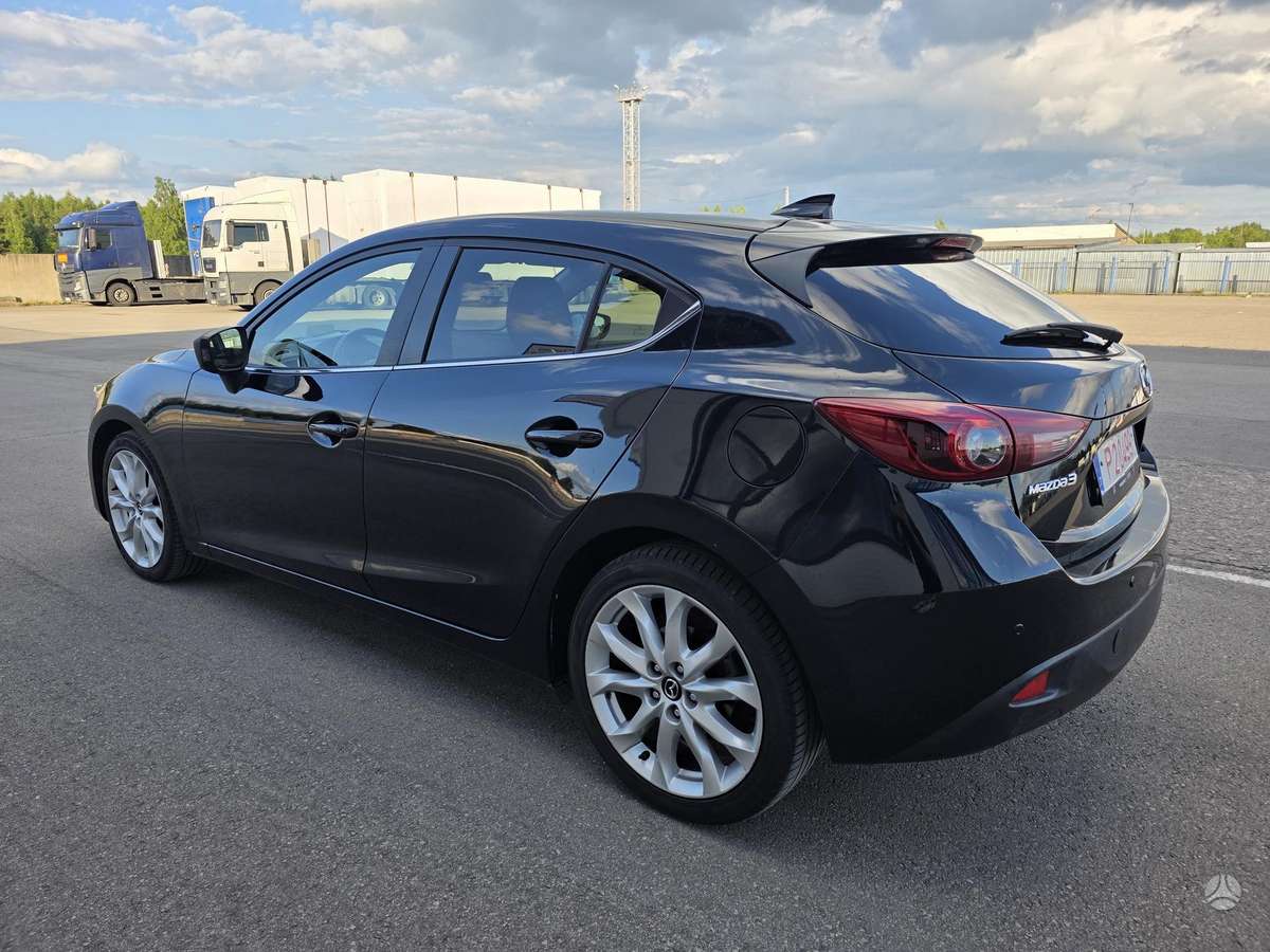 Mazda 3, 1.5 l., hatchback