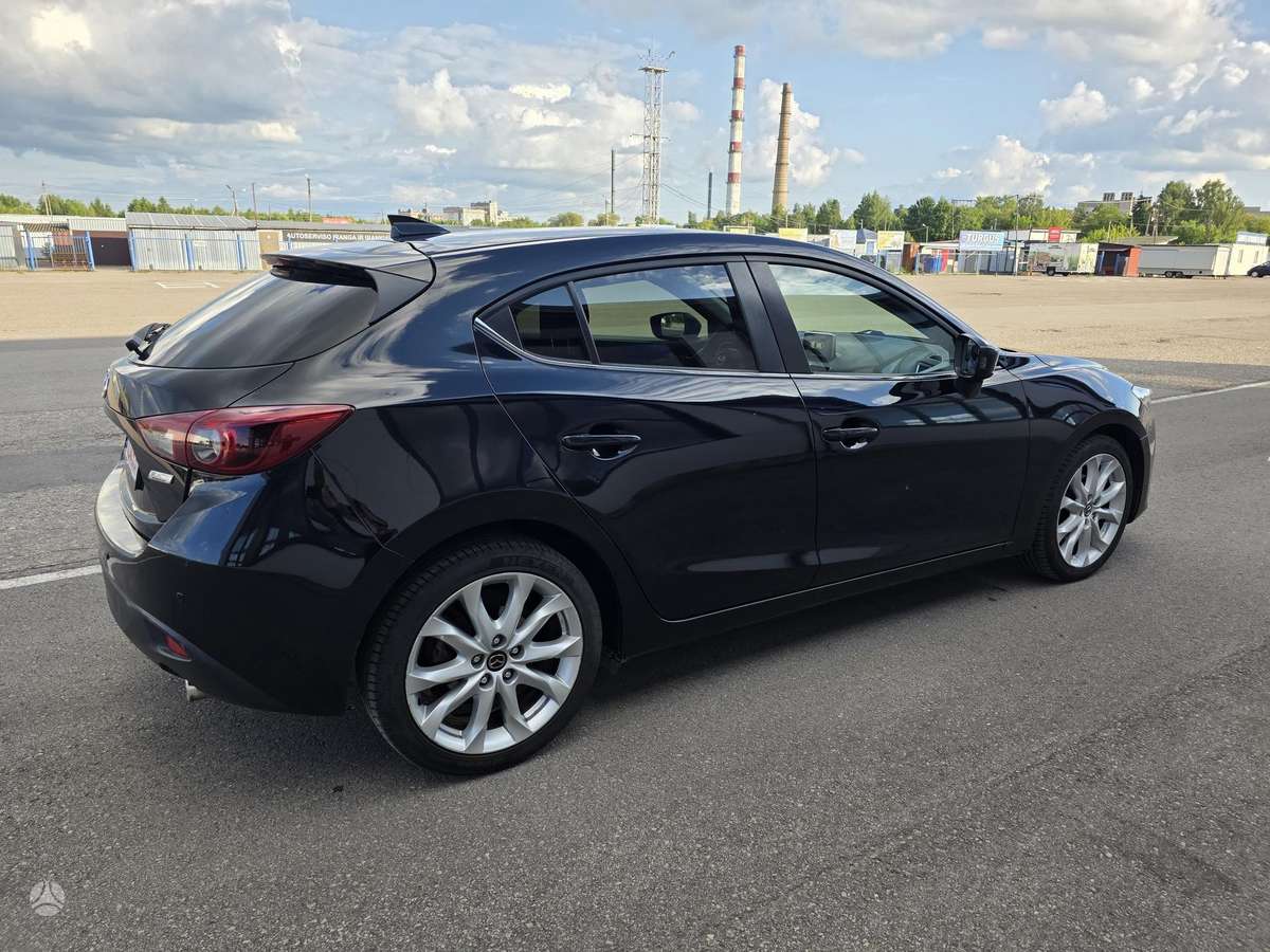 Mazda 3, 1.5 l., hatchback