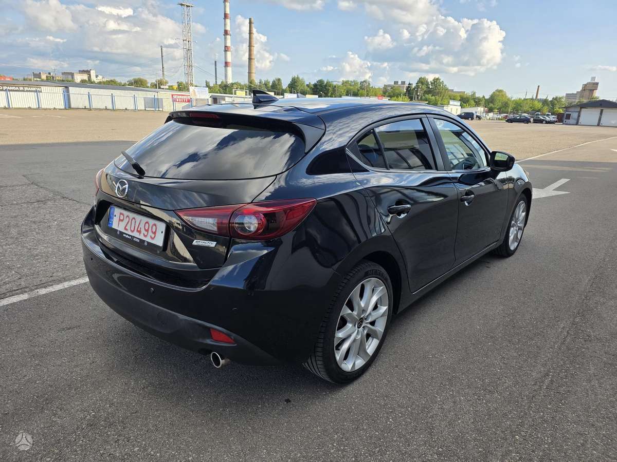 Mazda 3, 1.5 l., hatchback