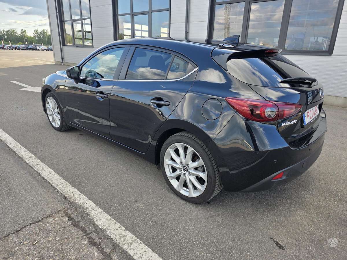 Mazda 3, 1.5 l., hatchback