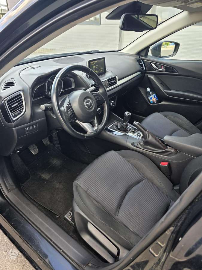 Mazda 3, 1.5 l., hatchback