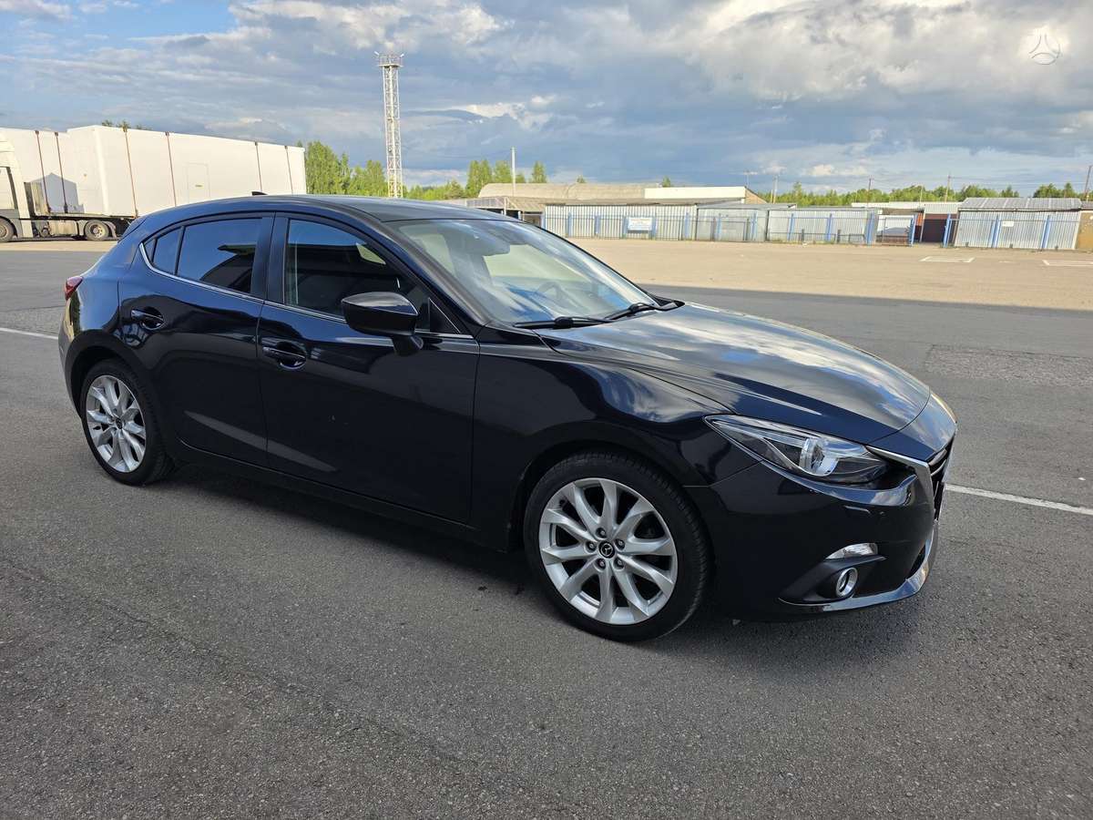 Mazda 3, 1.5 l., hatchback