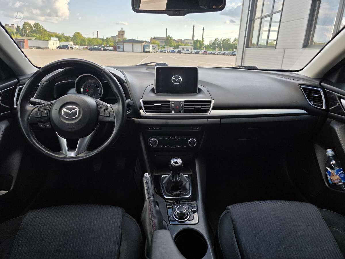 Mazda 3, 1.5 l., hatchback