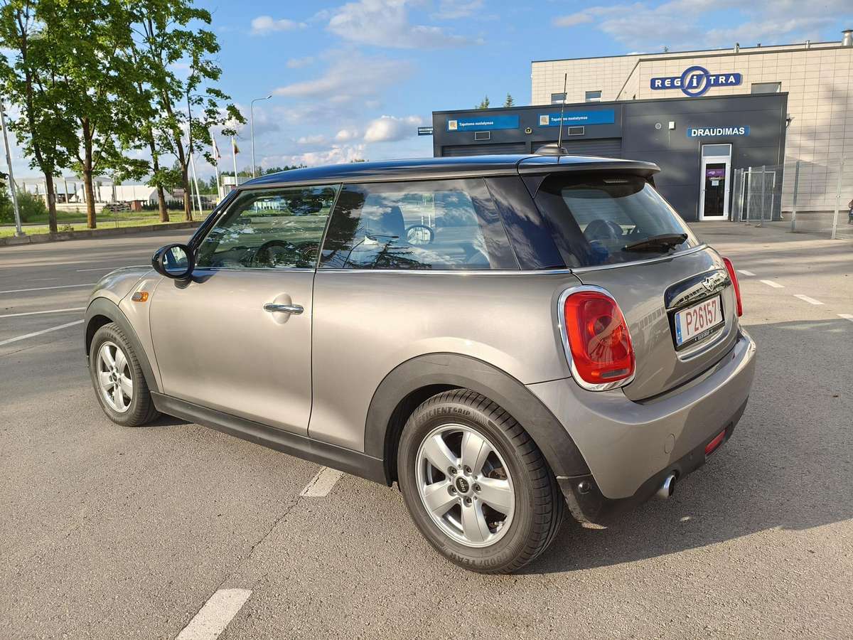 Mini Cooper SD, 1.5 l., hatchback