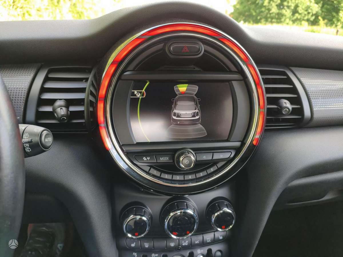 Mini Cooper SD, 1.5 l., hatchback