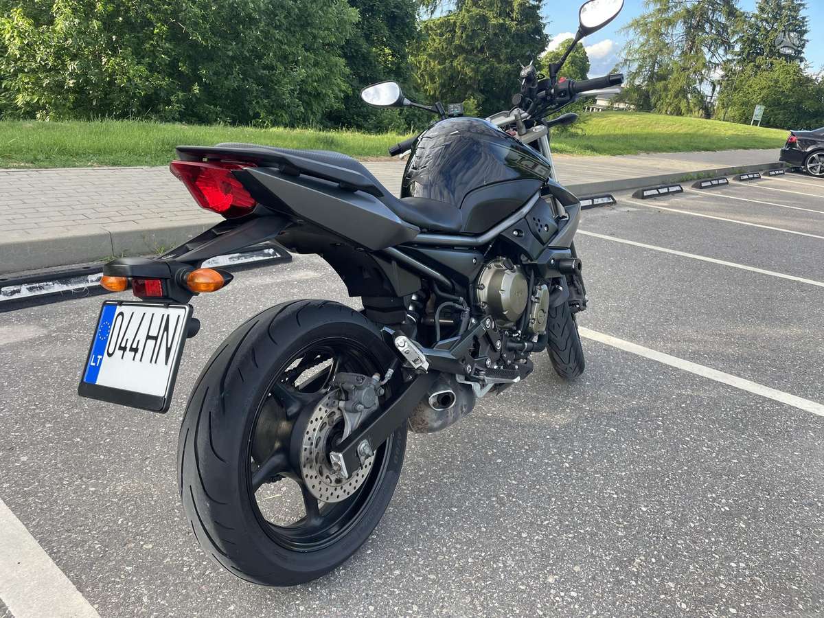 Yamaha XJ6, street / classic