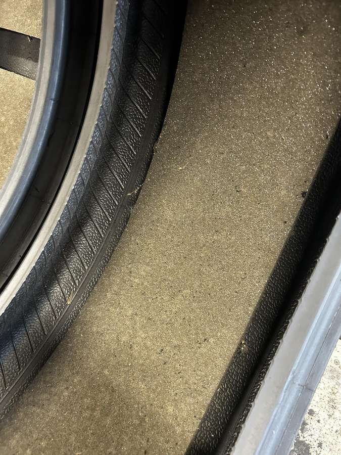 Pirelli P Zero PZ4, vasarinės 255/40 R21