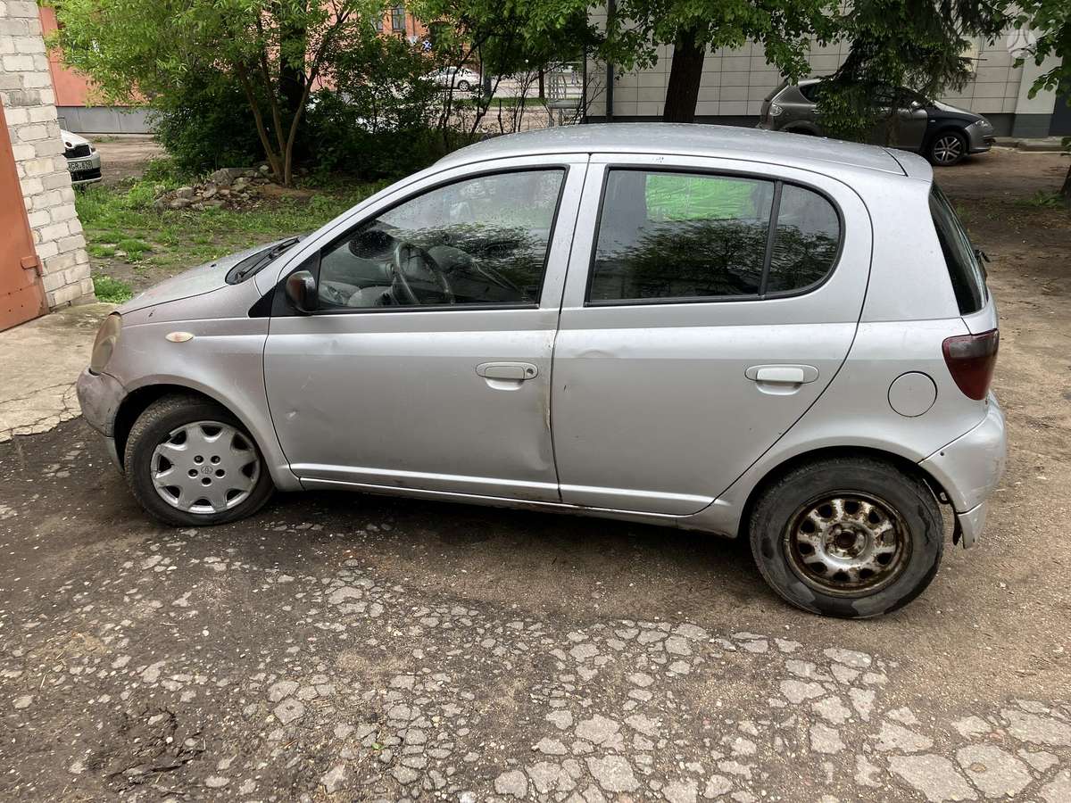 Toyota Yaris - 1