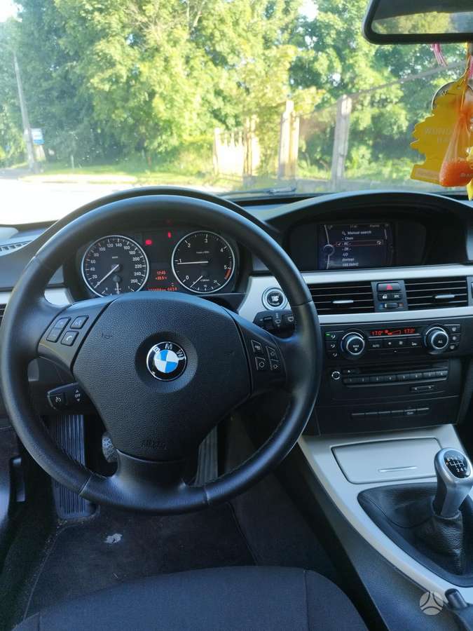 BMW 318, 2.0 l., Седан