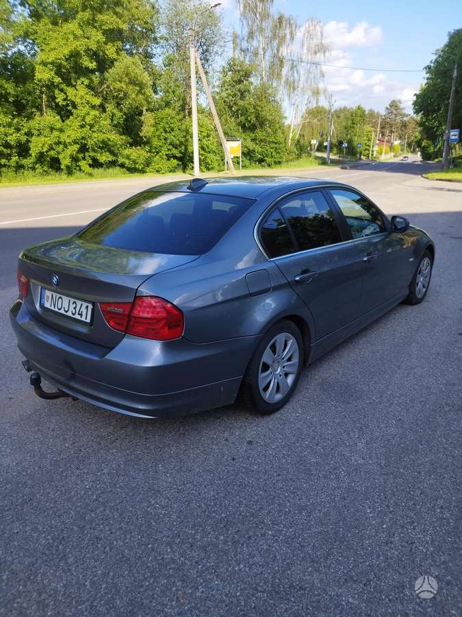 BMW 318, 2.0 l., Седан