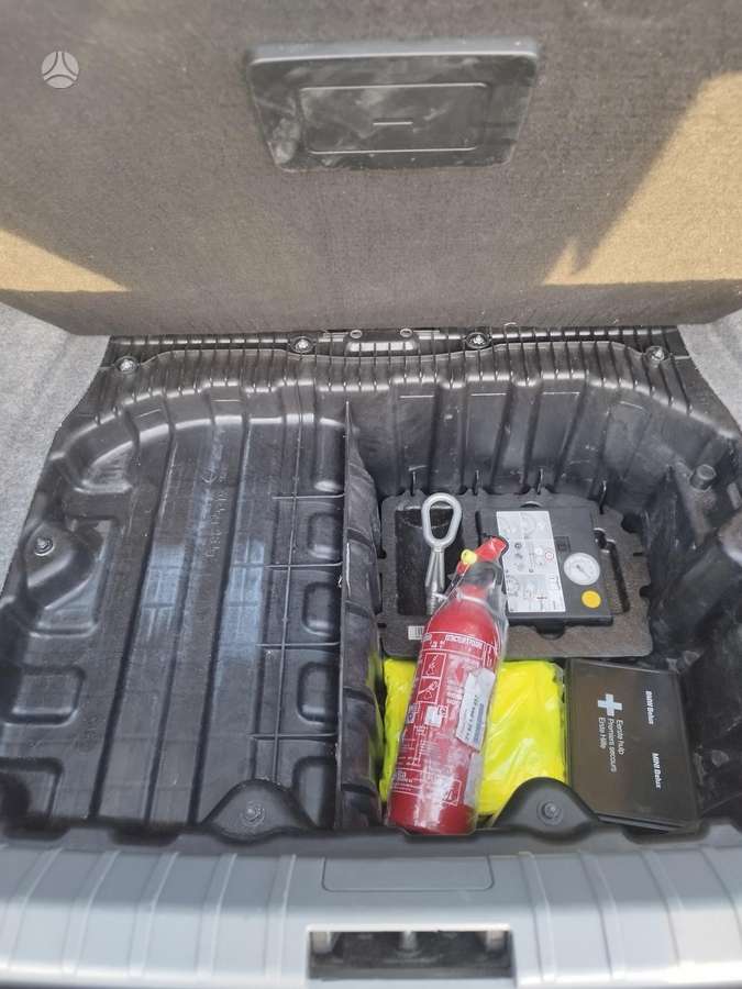 BMW 318, 2.0 l., Седан