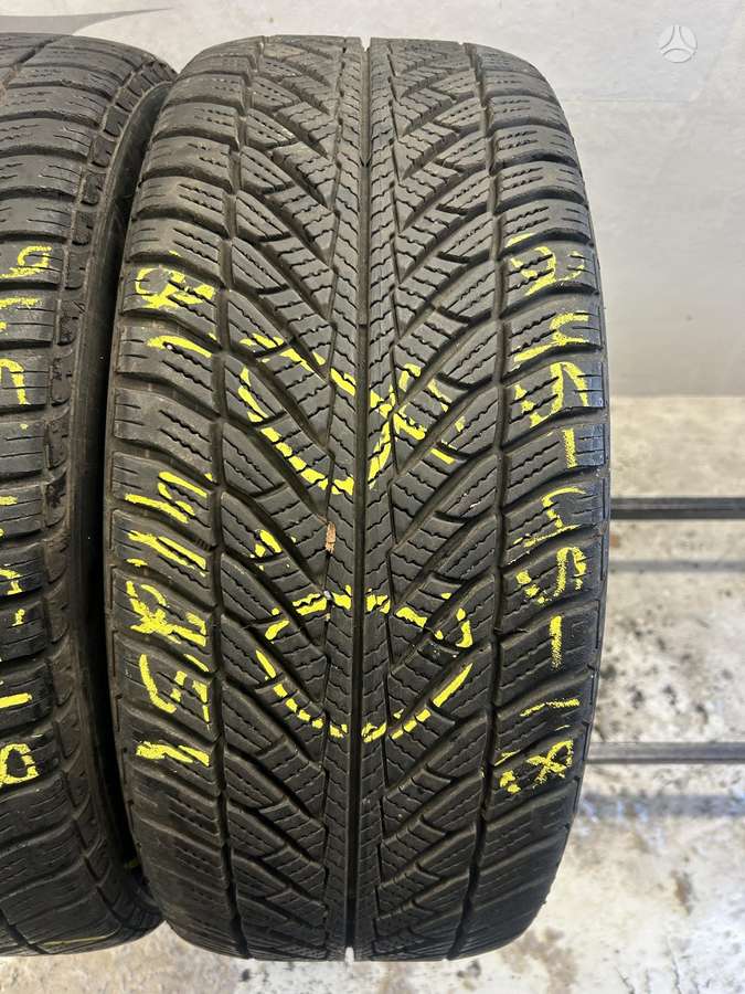 Goodyear Ultragrip 8 Performance, winter 245/45 R18