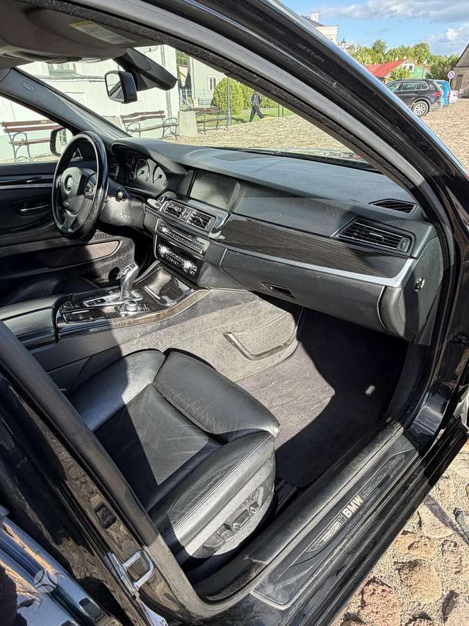 BMW 528, 3.0 l., Седан