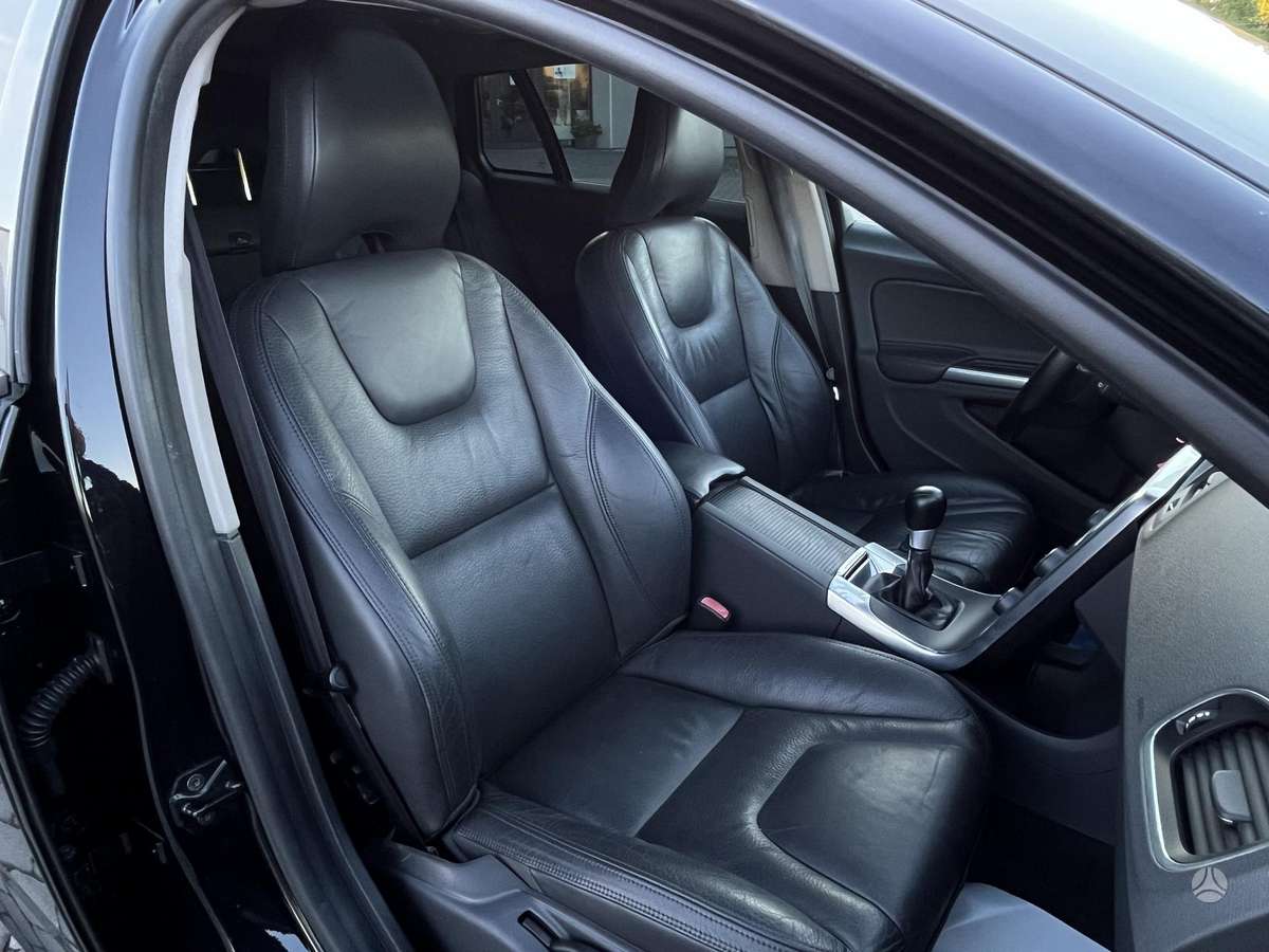 Volvo V60, 2.0 l., Универсал