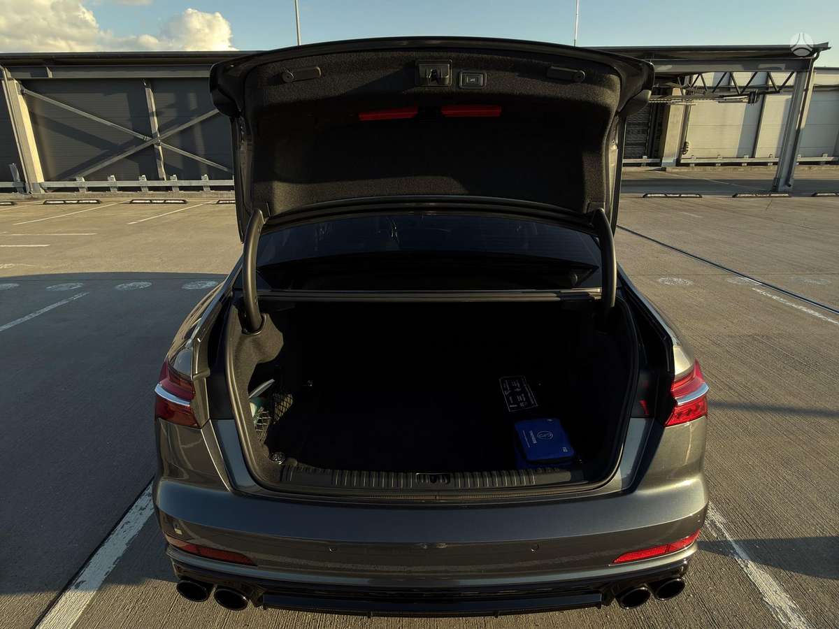 Audi A6, 2.0 l., Седан