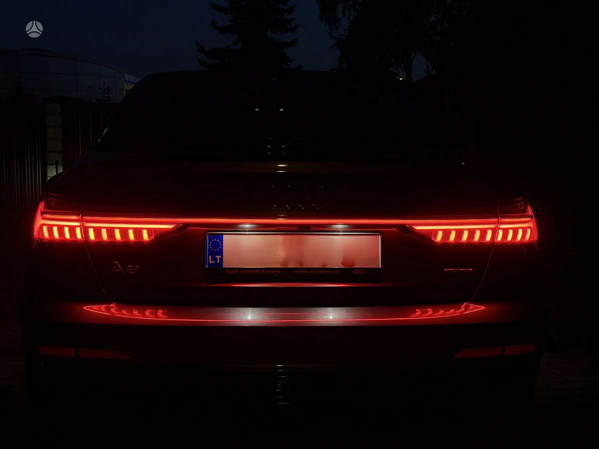 Audi A6, 2.0 l., Седан