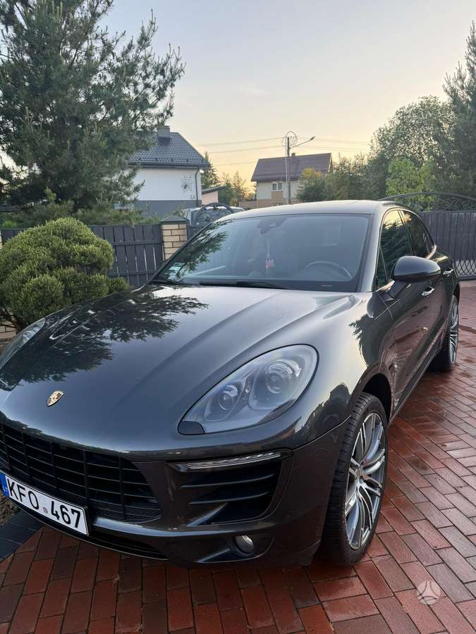 Porsche Macan, 2.0 l., off-road / crossover