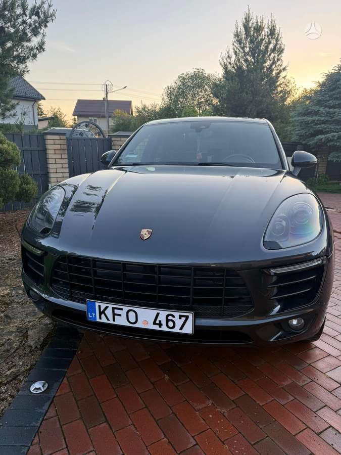 Porsche Macan, 2.0 l., off-road / crossover
