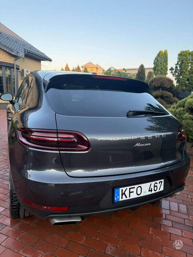Porsche Macan, 2.0 l., off-road / crossover