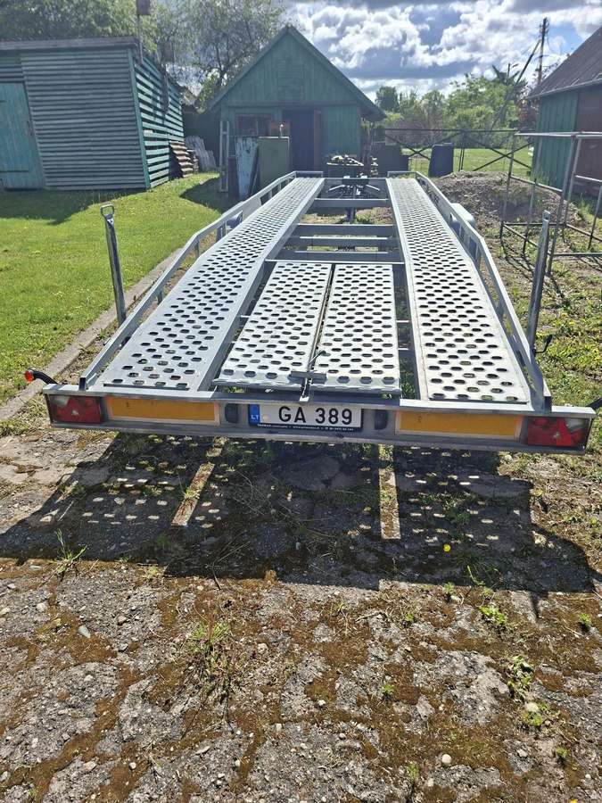 Tauras, passenger car trailers