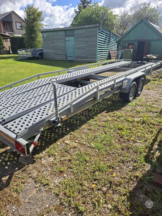 Tauras, passenger car trailers