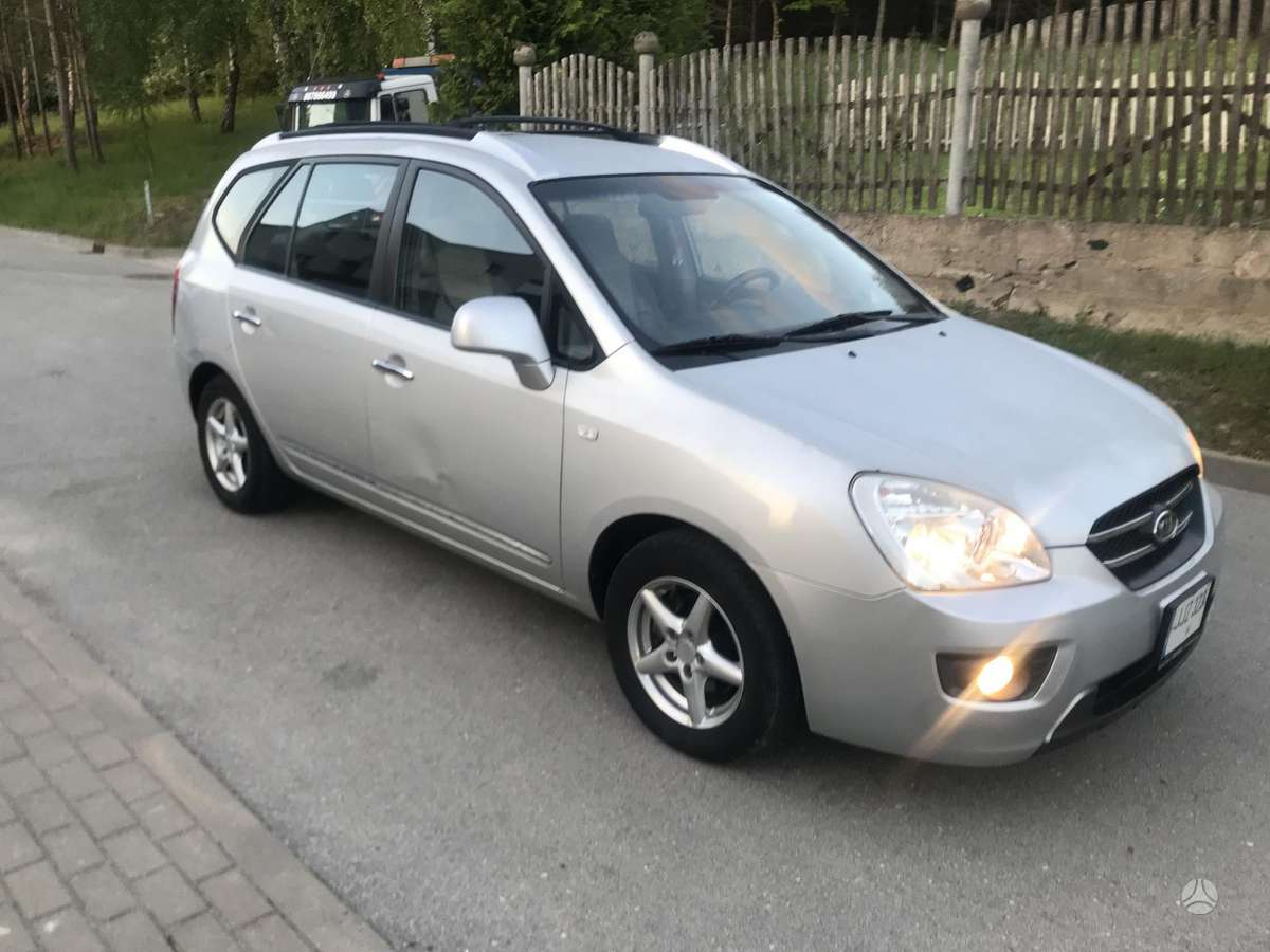 Kia Carens, 2.0 l., Минивэн