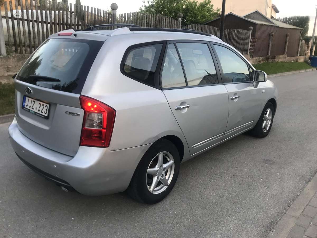Kia Carens, 2.0 l., Минивэн