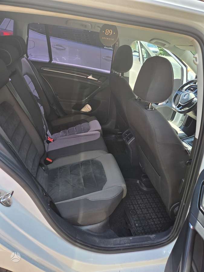Volkswagen Golf - 9