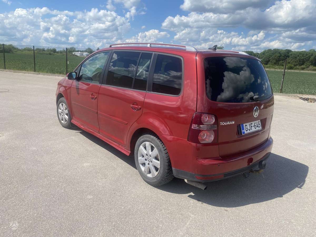 Volkswagen Touran - 3