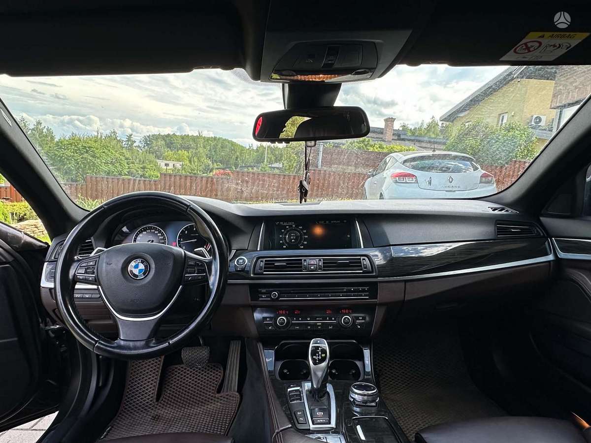 BMW 535, Седан