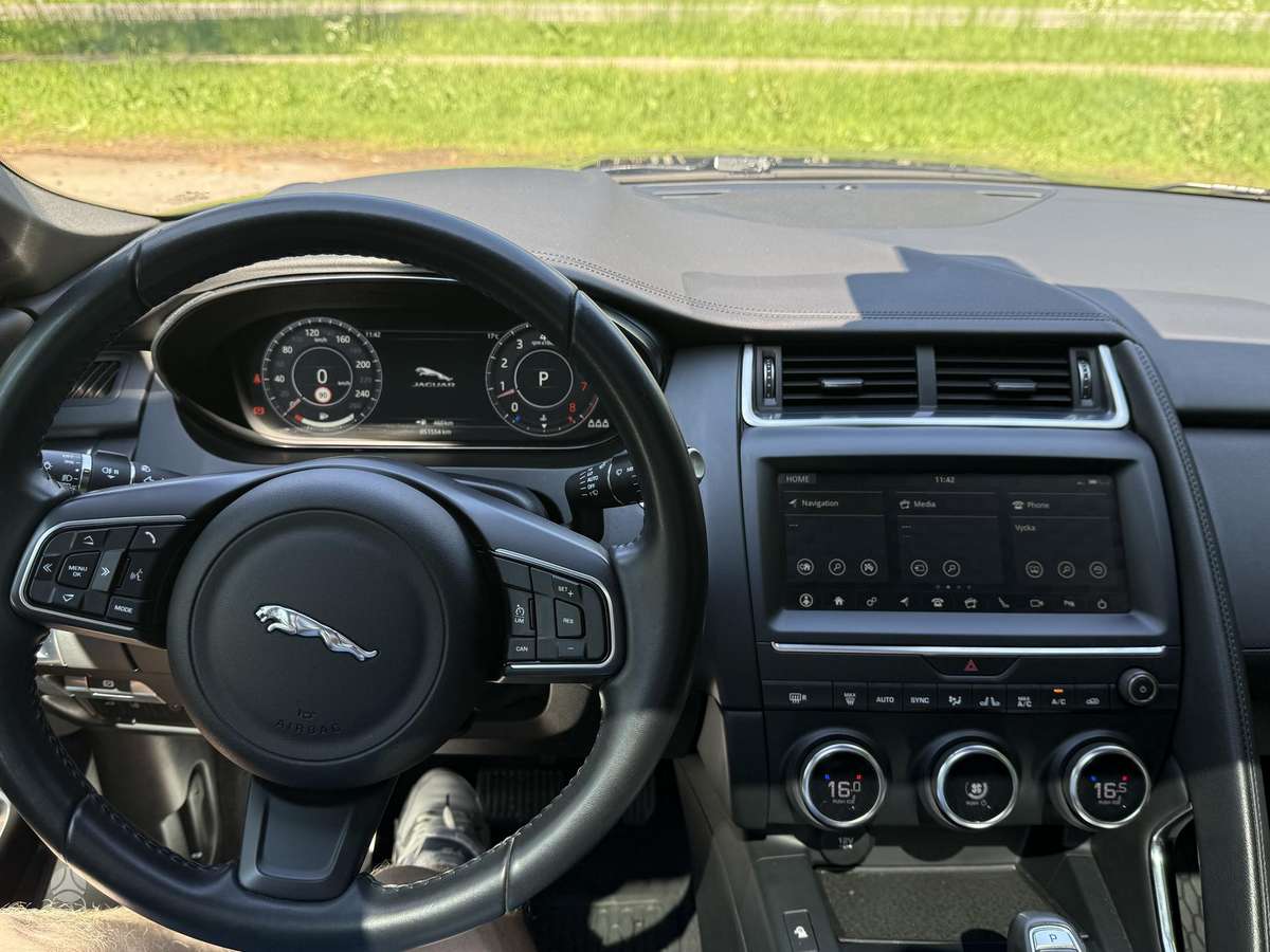 Jaguar E-Pace, 2.0 l., off-road / crossover