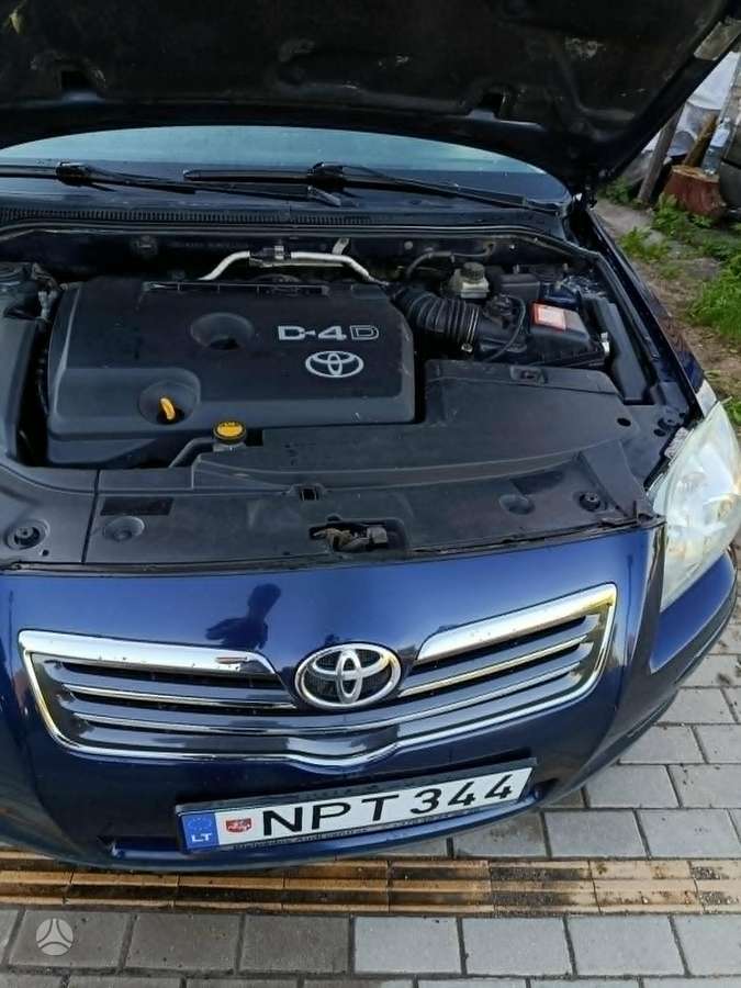 Toyota Avensis - 1