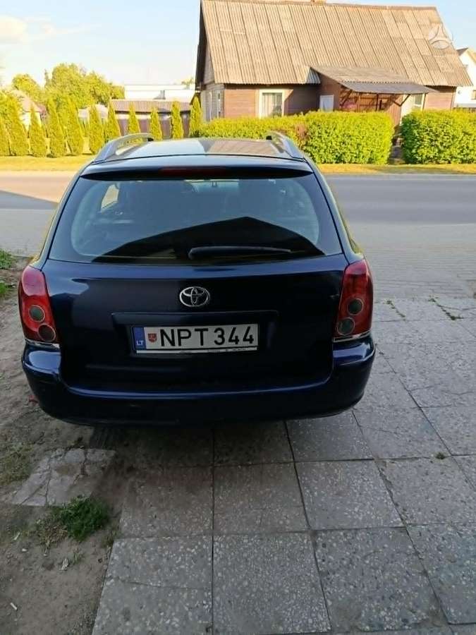 Toyota Avensis - 2