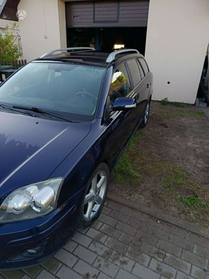 Toyota Avensis - 5
