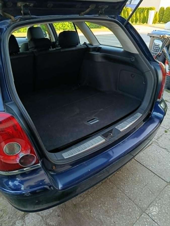 Toyota Avensis - 10