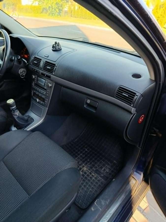 Toyota Avensis - 11