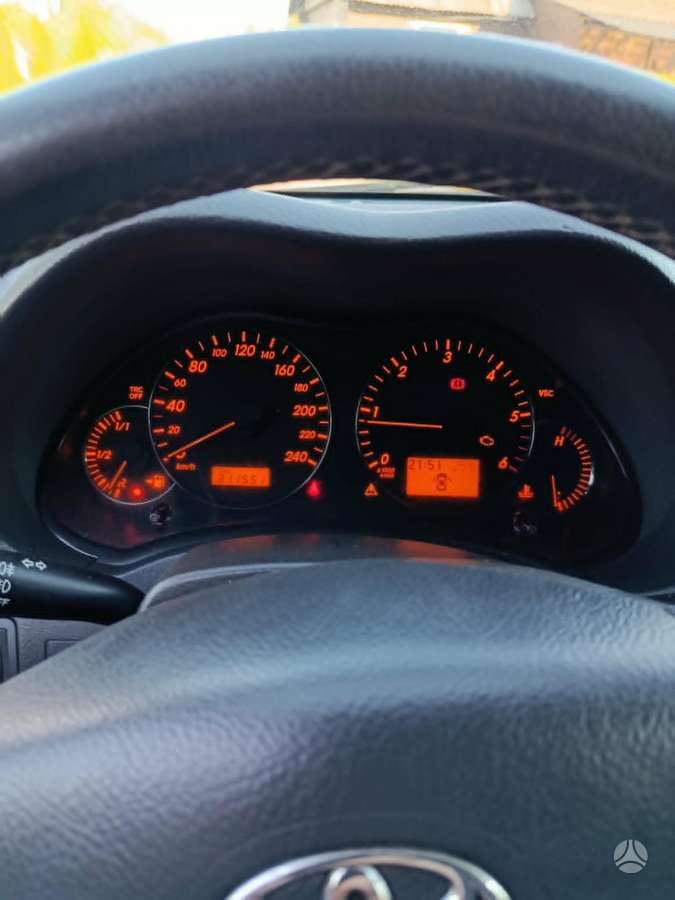 Toyota Avensis - 12